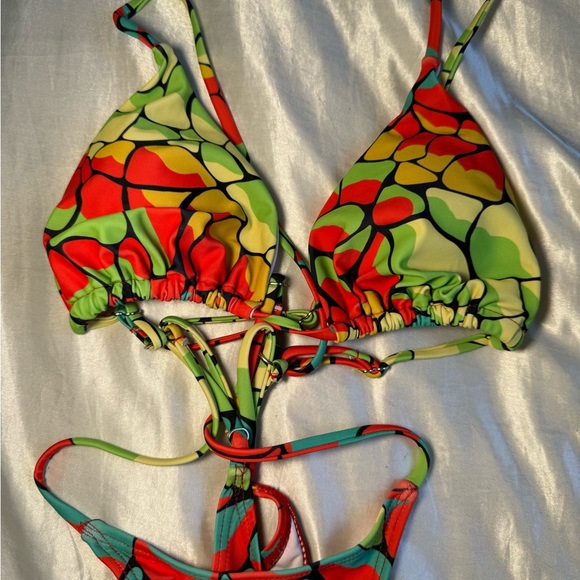 Colorful Amazon one piece bathing suit - Picture 6 of 8